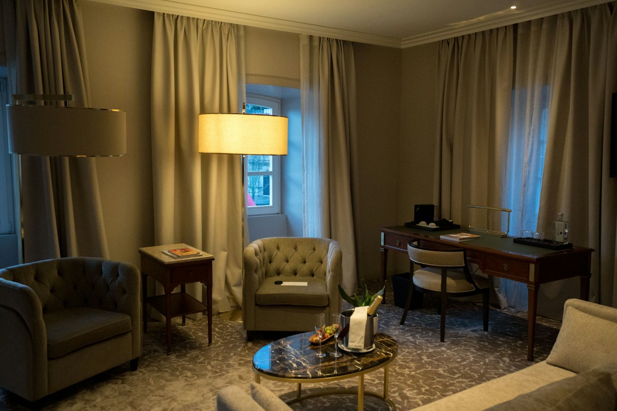 The sitting room with its reading corner