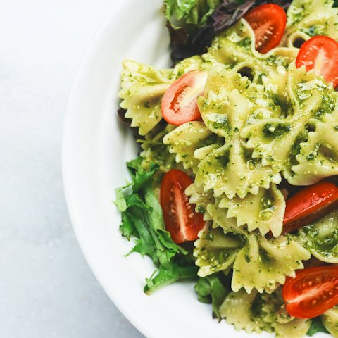 Pesto soslu fiyonk makarna